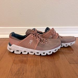 ON CLOUD l Swift Running Shoes 8.5